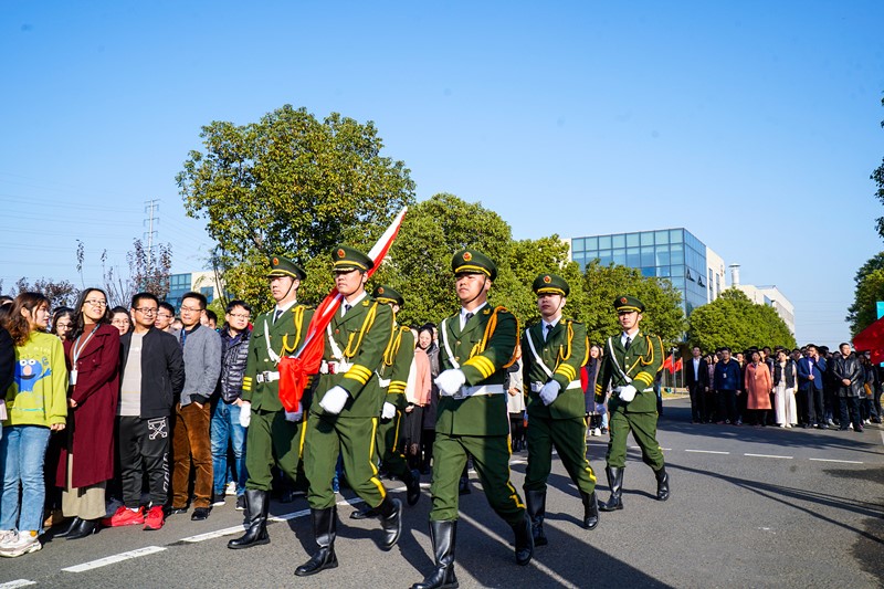 公司升旗仪式.jpg